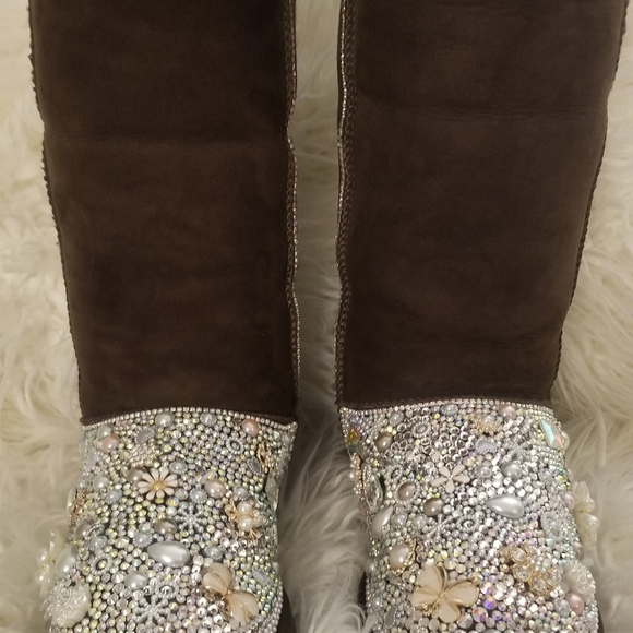 Womens Customized Embellished UGG boots - Picture 1 of 10